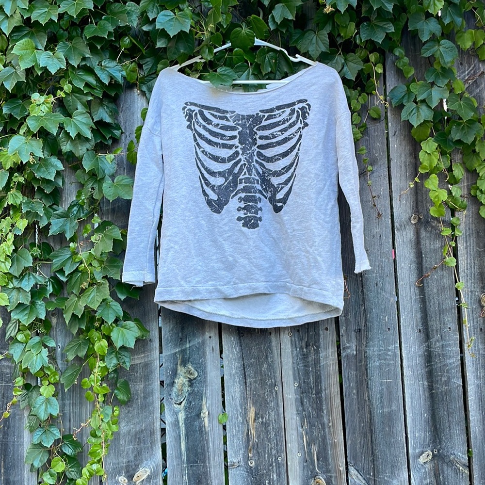 RIBCAGE BACK CUTOUT LONG SLEEVE
